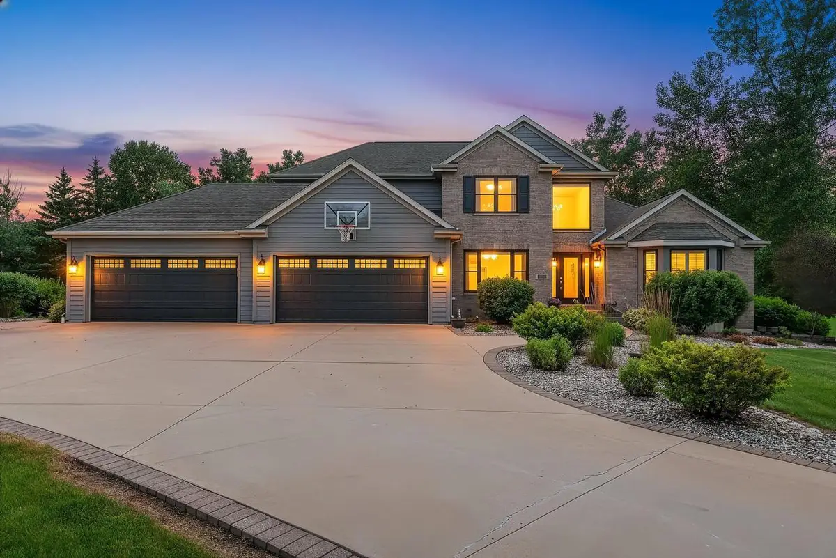 3401 KNOX LANE, Neenah, WI 54956 - #1