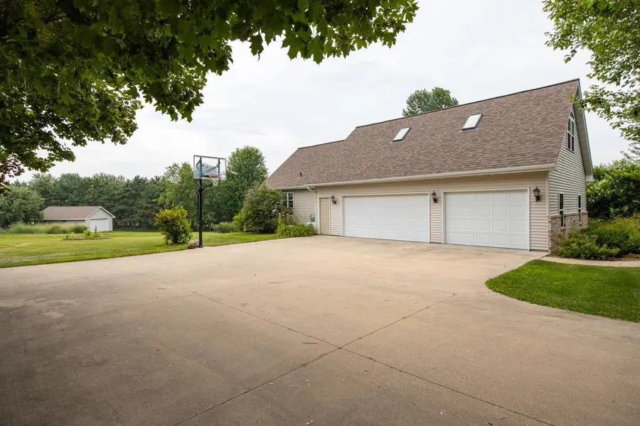E9051 ROCKY MOUNTAIN DRIVE, New London, WI 54961 - #2