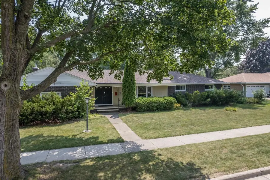915 E GRANT STREET, Appleton, WI 54911 - #2