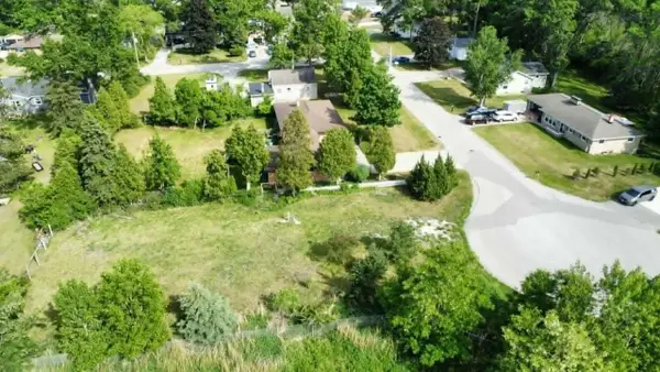 2040 LONE GROVE AVENUE, Howard, WI 54303
