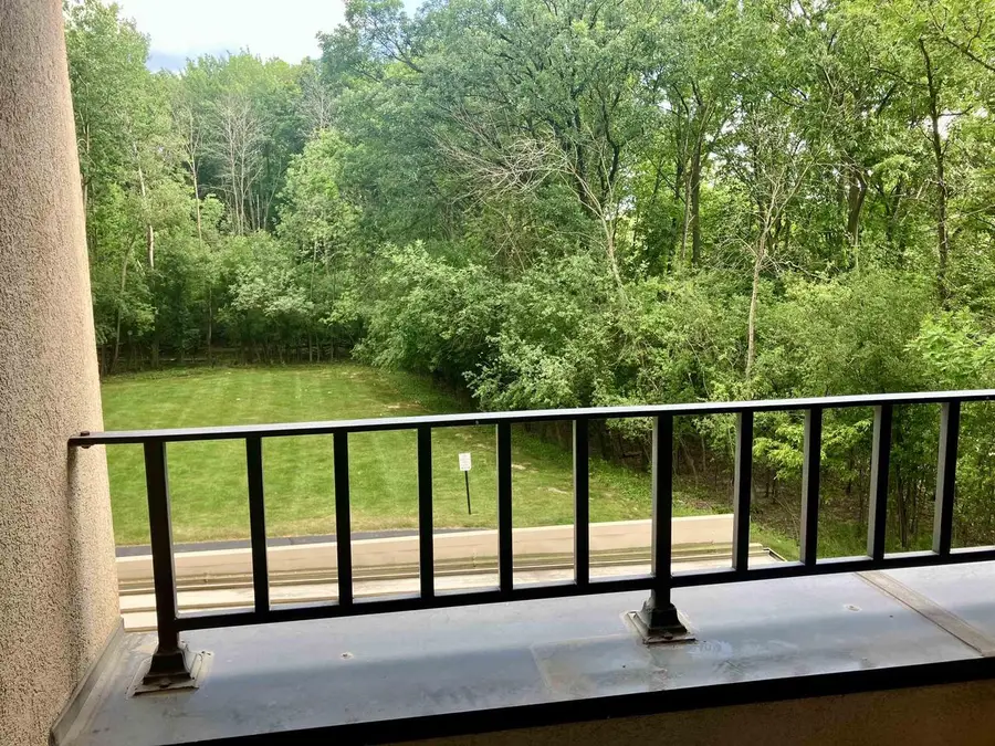 2631 NORTHERN ROAD  #210, Appleton, WI 54914 - #2