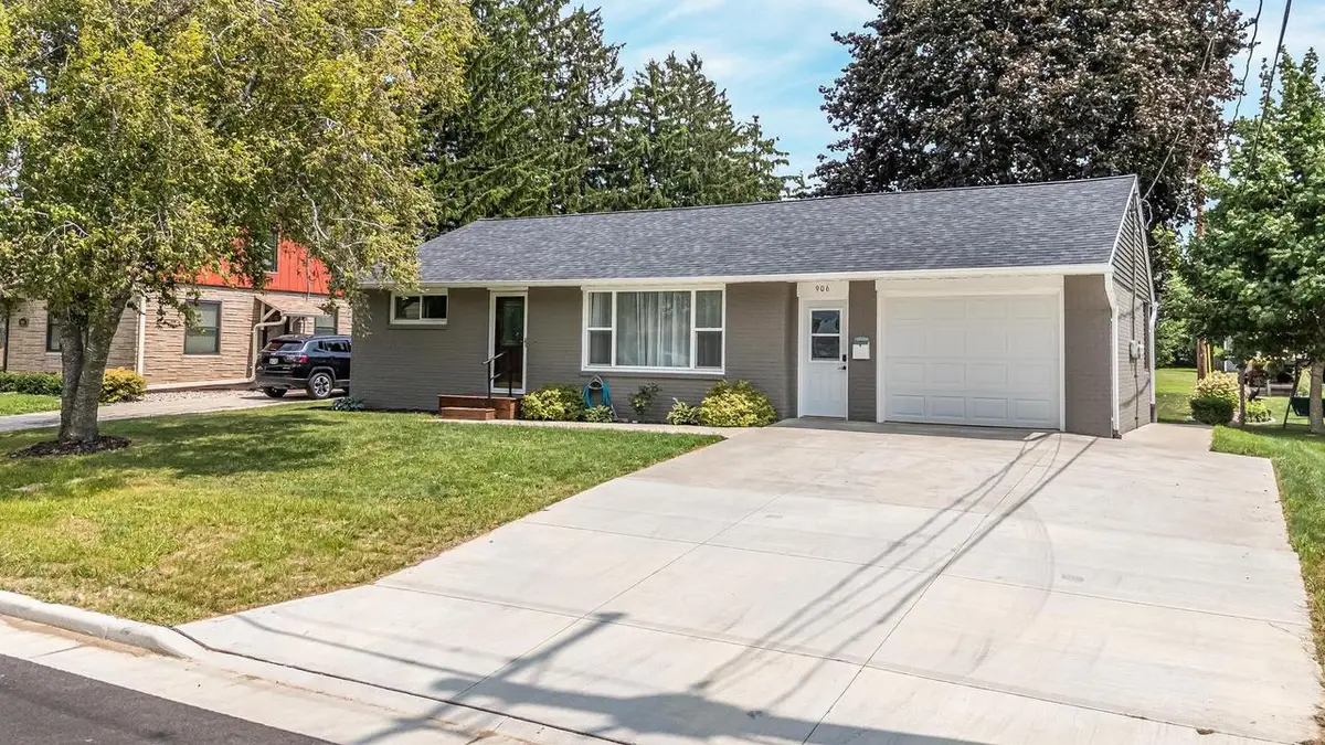 906 OSHKOSH STREET, New London, WI 54961 - #1