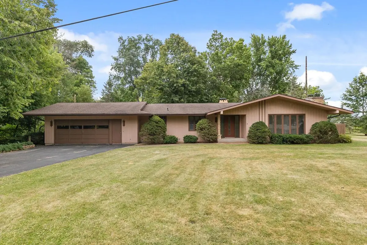 W6425 LAKEVIEW COURT, Menasha, WI 54952 - #1