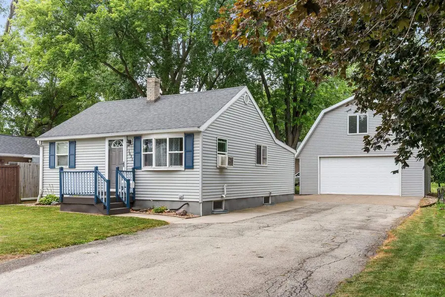 1631 N WILMER STREET, Appleton, WI 54911 - #3