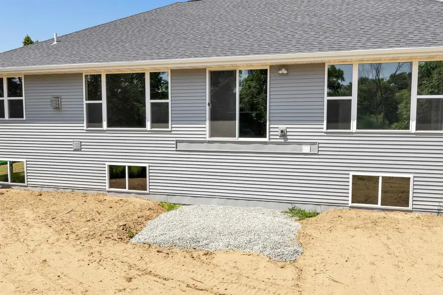 2735 HILLSDALE COURT, Green Bay, WI 54313 - #2
