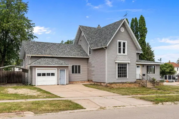 503 S SHAWANO STREET, New London, WI 54961