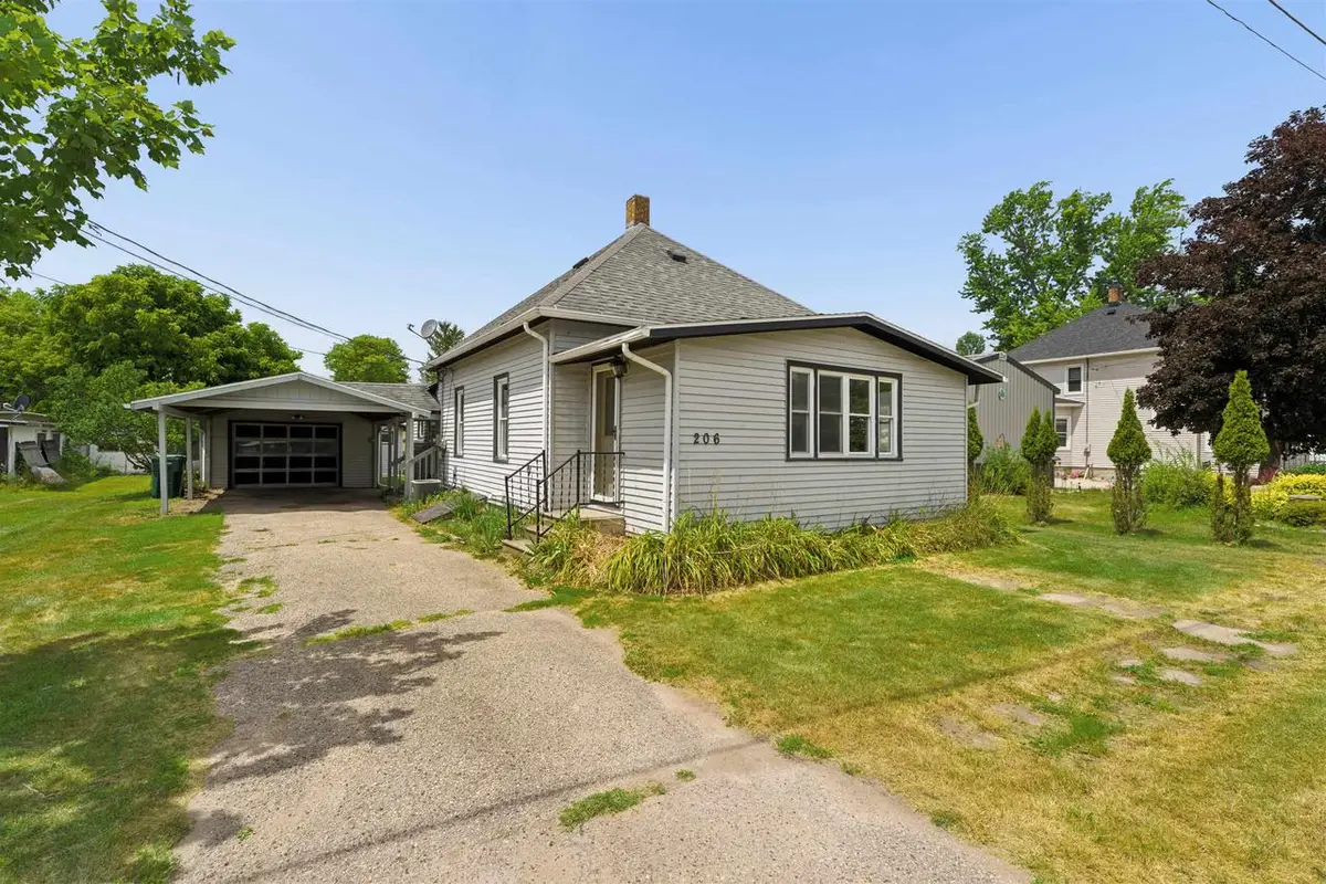 206 STEGER STREET, Redgranite, WI 54970 - #1