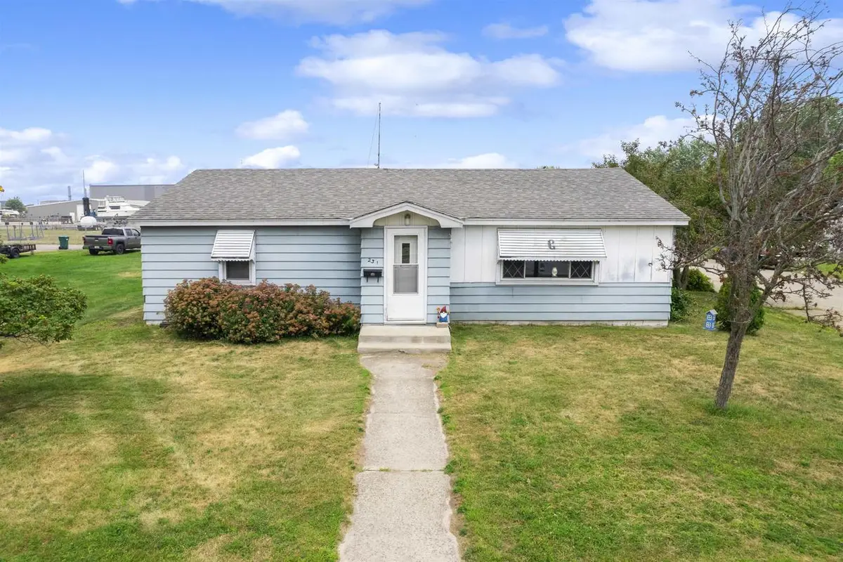 231 LAKE STREET, Marinette, WI 54143 - #1