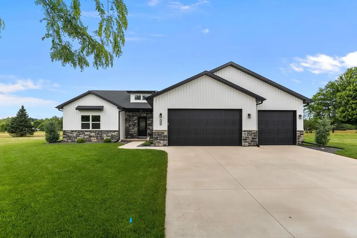 1448 FOXFIRE COURT, Waupaca, WI 54981 - #1