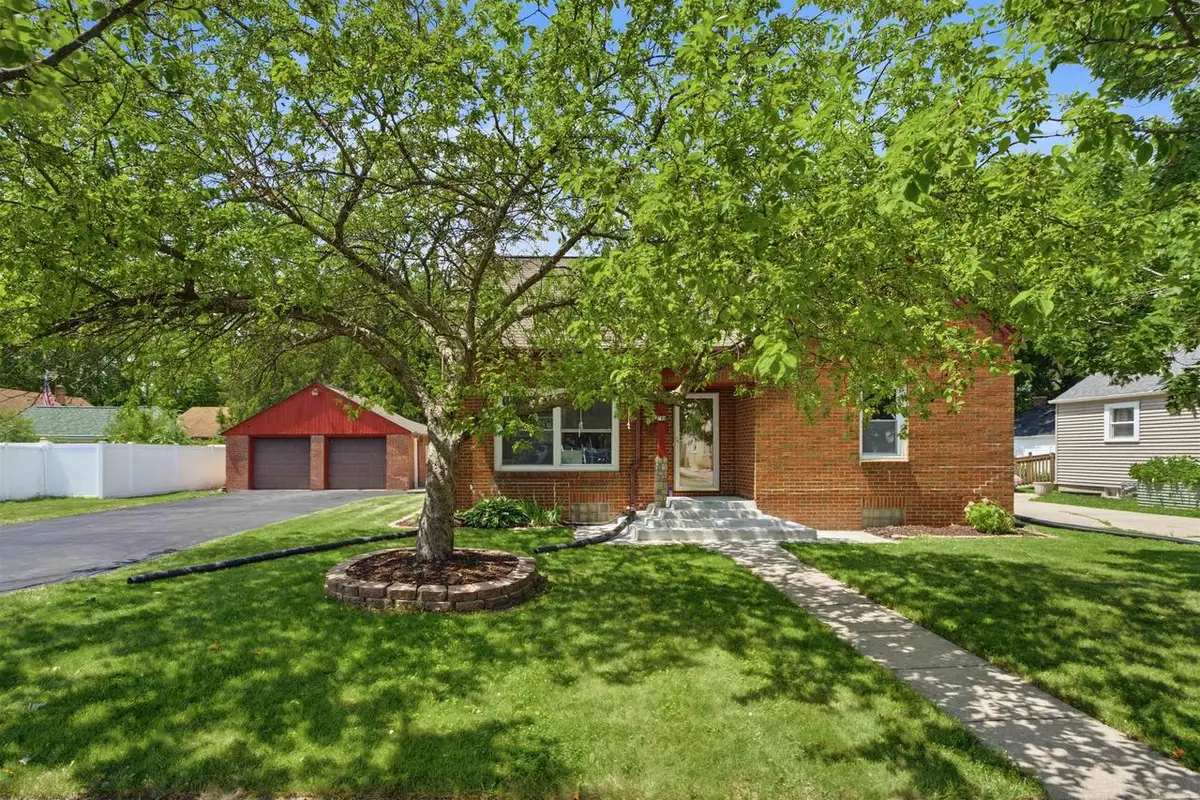 708 STATE STREET, Menasha, WI 54952 - #1