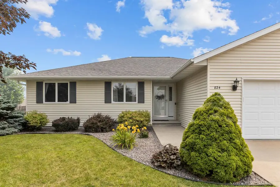 824 S MILL STREET, Hortonville, WI 54944 - #2