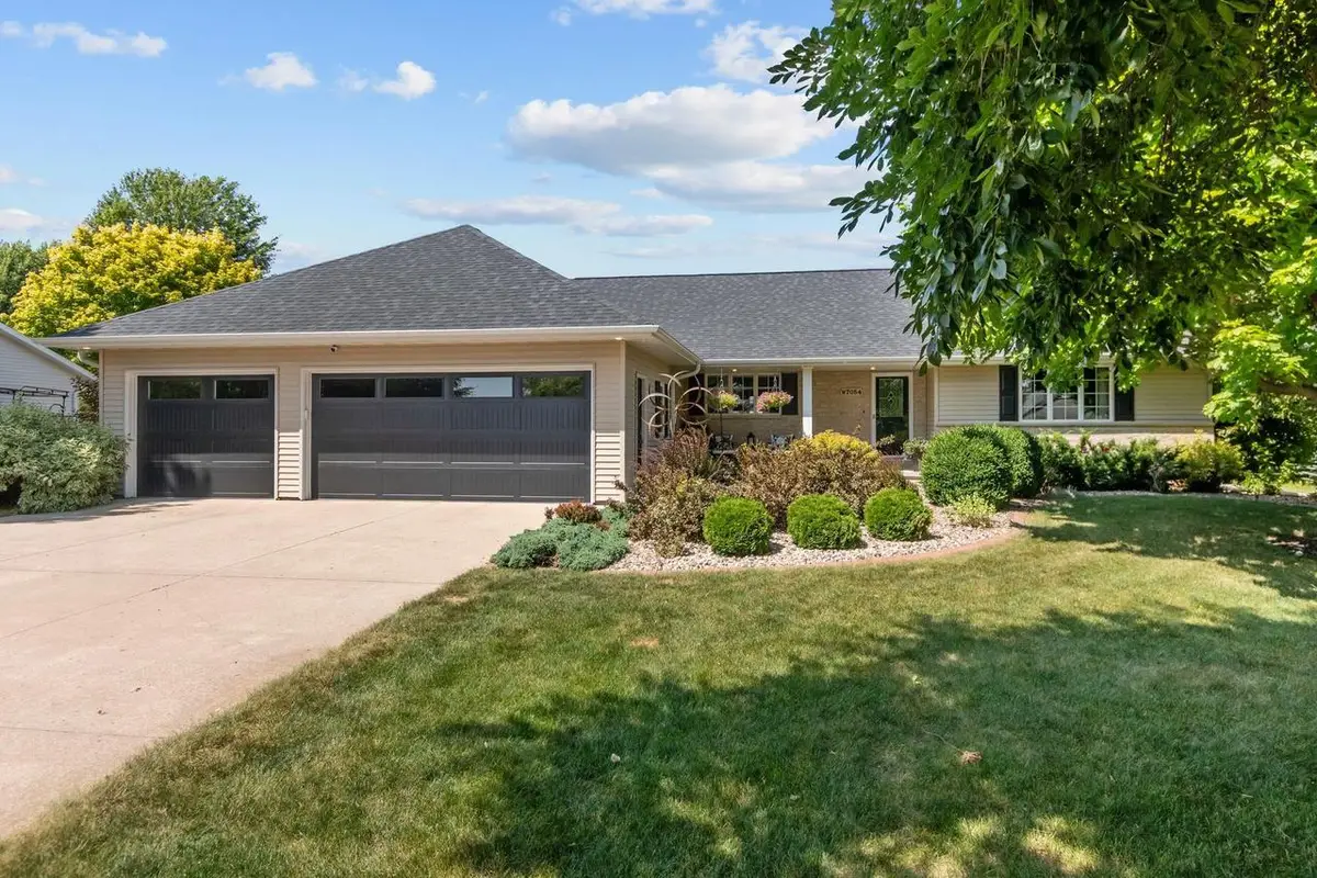 W7054 BLUEBLUFF WAY, Greenville, WI 54942 - #1