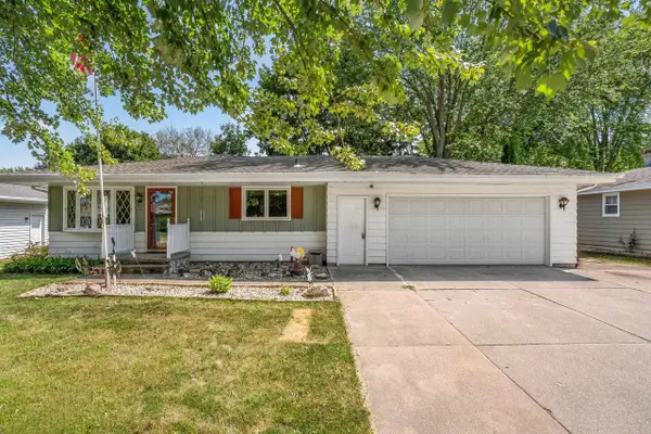 533 WILDWOOD DRIVE, Kaukauna, WI 54130