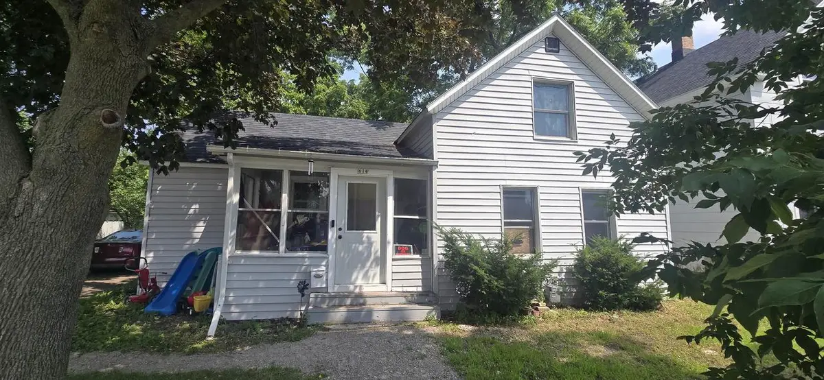 614 BROAD STREET, Oshkosh, WI 54901 - #1