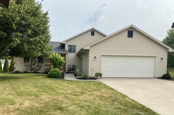 3238 ISAAC LANE, Oshkosh, WI 54902
