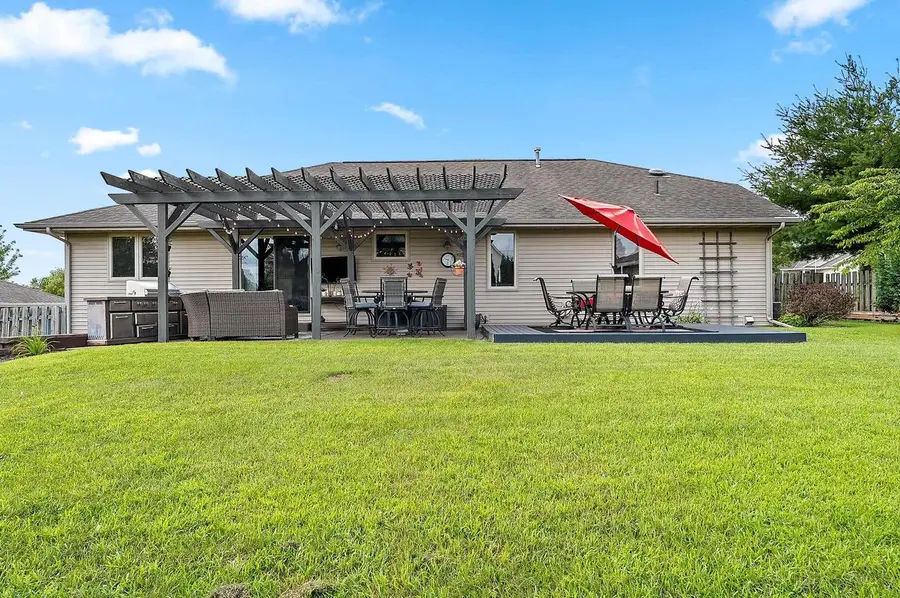 3182 PRIMROSE LANE, Green Bay, WI 54313 - #2