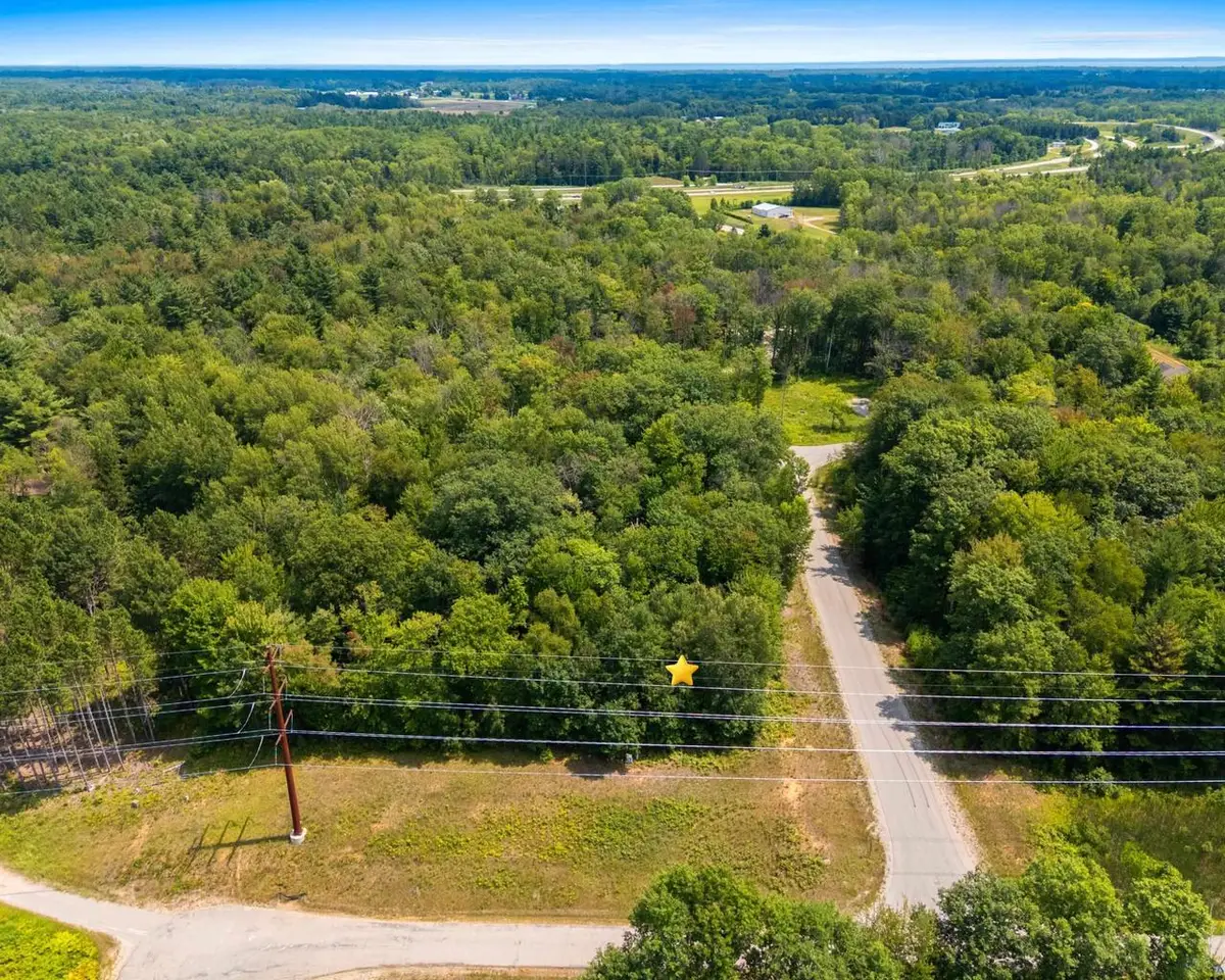 ALPHA LANE, Abrams, WI 54101 - #1