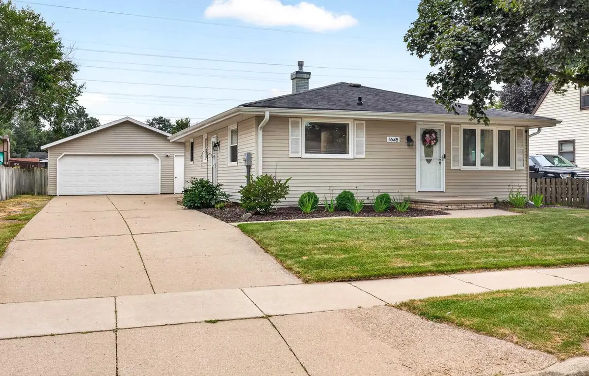 1645 E ROELAND AVENUE, Appleton, WI 54915 - #1