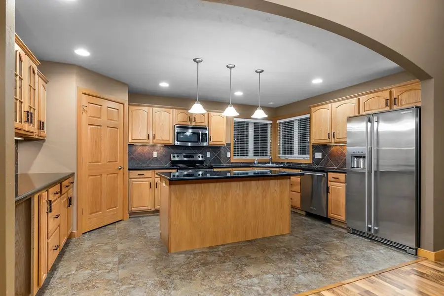 4013 E BENVALLEY DRIVE, Appleton, WI 54913 - #3