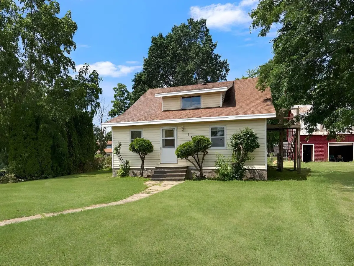 635 ELM STREET, Omro, WI 54963 - #1