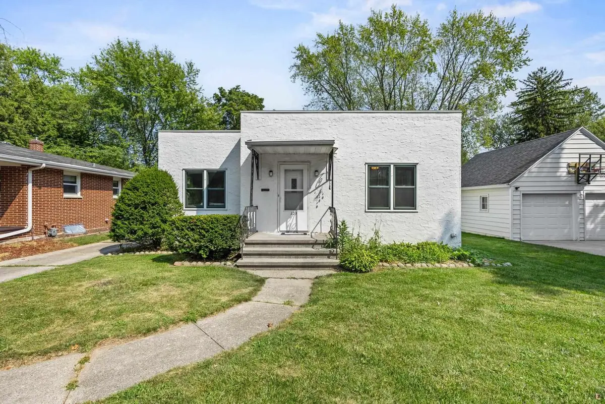 123 HUDSON STREET, Green Bay, WI 54303 - #1
