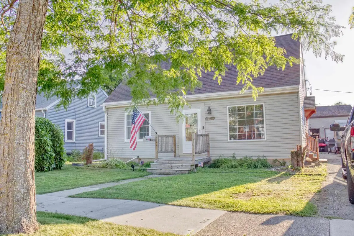 1013 N LINWOOD AVENUE, Appleton, WI 54914 - #1