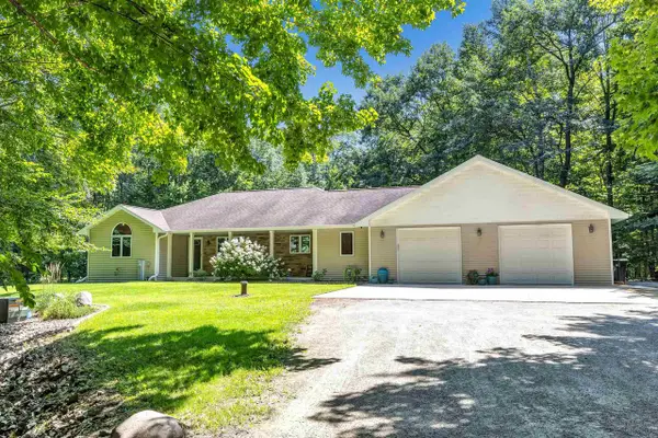 7944 OAK RIDGE COURT, Oconto Falls, WI 54154