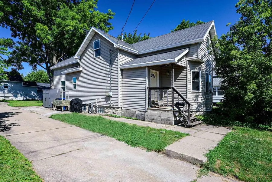 1407 N MAIN STREET, Oshkosh, WI 54901 - #2