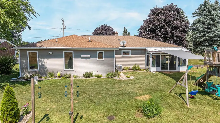 5113 COUNTY ROAD II, Larsen, WI 54947 - #2