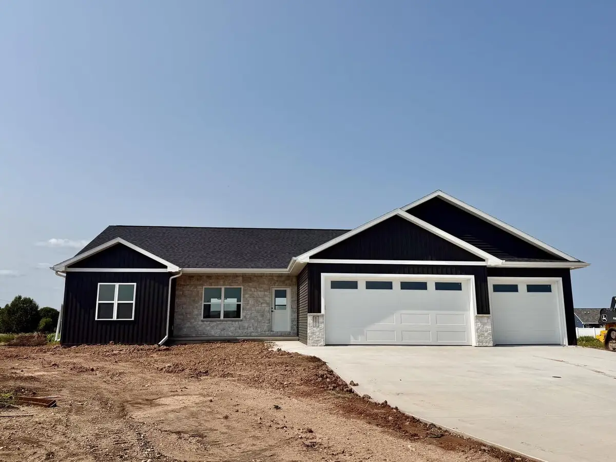 W5668 TONYS WAY, Appleton, WI 54915 - #1