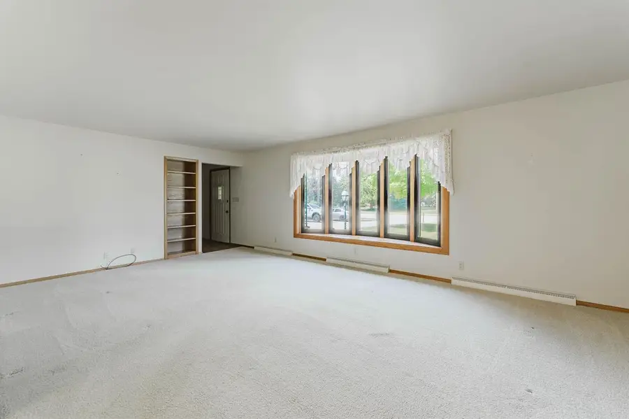 2897 OMRO ROAD, Oshkosh, WI 54904 - #2