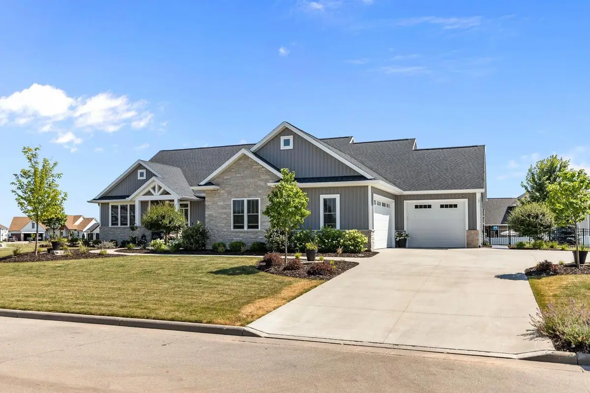 3001 W OLD OAK DRIVE, Appleton, WI 54913 - #1