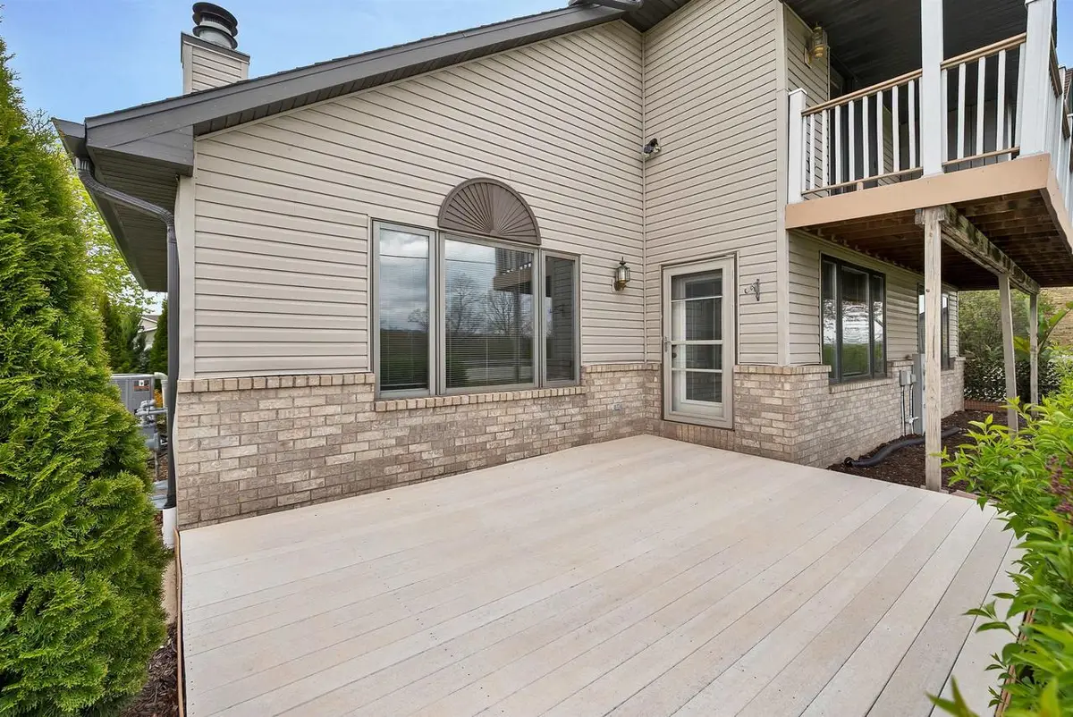 2226 LOST DAUPHIN ROAD, De Pere, WI 54115 - #1