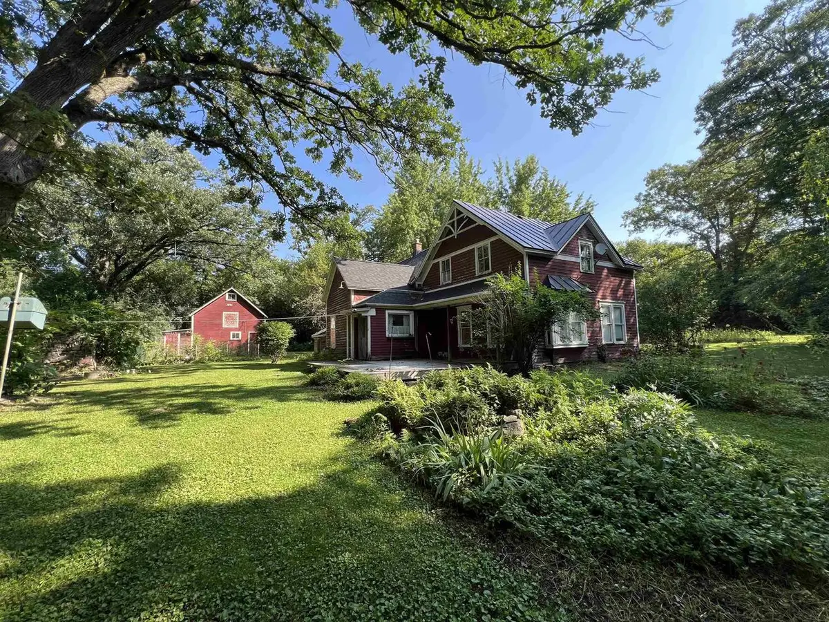825 BALLARD STREET, Waupaca, WI 54981 - #1