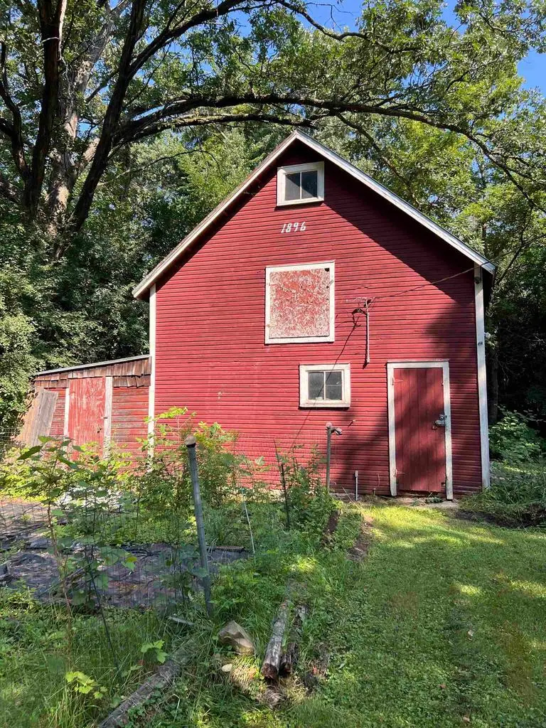 825 BALLARD STREET, Waupaca, WI 54981 - #3