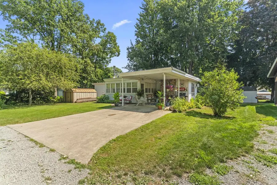 2073 S POINT COMFORT ROAD, Oshkosh, WI 54902 - #2