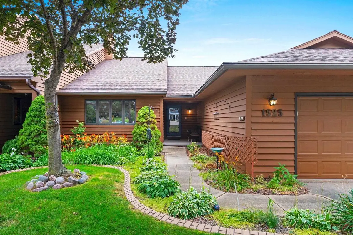 1525 N BAY HIGHLANDS DRIVE, Green Bay, WI 54311 - #1