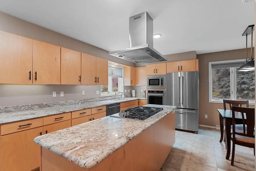 1525 N BAY HIGHLANDS DRIVE, Green Bay, WI 54311 - #2