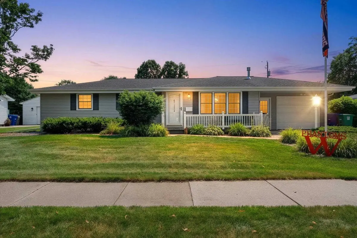 1015 ESTES DRIVE, De Pere, WI 54114 - #1