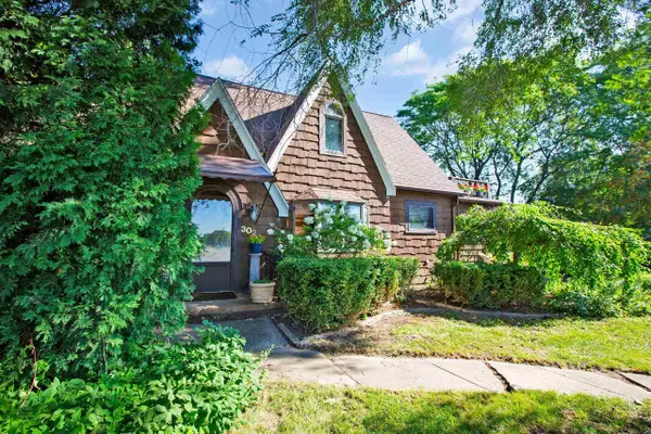 300 W NORTH AVENUE, Little Chute, WI 54140