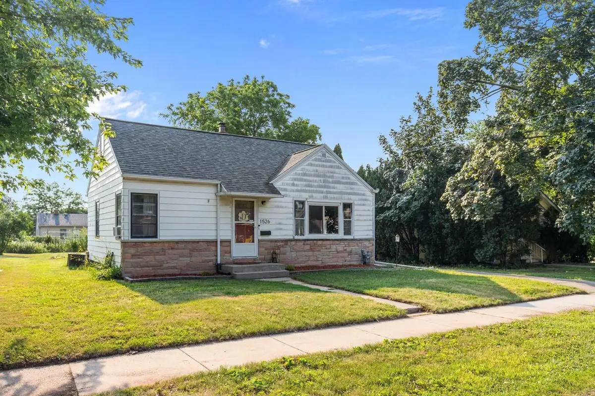 1526 RUGBY STREET, Oshkosh, WI 54901 - #1