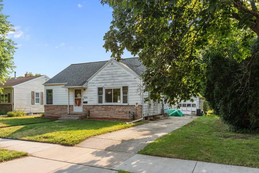 1526 RUGBY STREET, Oshkosh, WI 54901 - #2