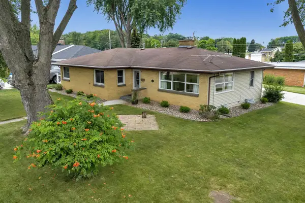 802 ERNST DRIVE, Green Bay, WI 54304