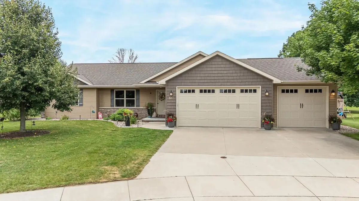 810 RUSTY COURT, Kaukauna, WI 54130 - #1