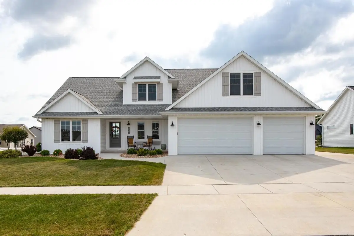 N9270 LAURA STREET, Appleton, WI 54915 - #1