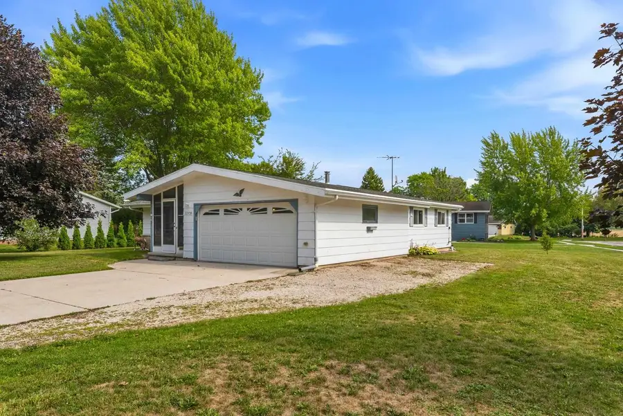 2309 MARY AVENUE, New Holstein, WI 53061 - #2