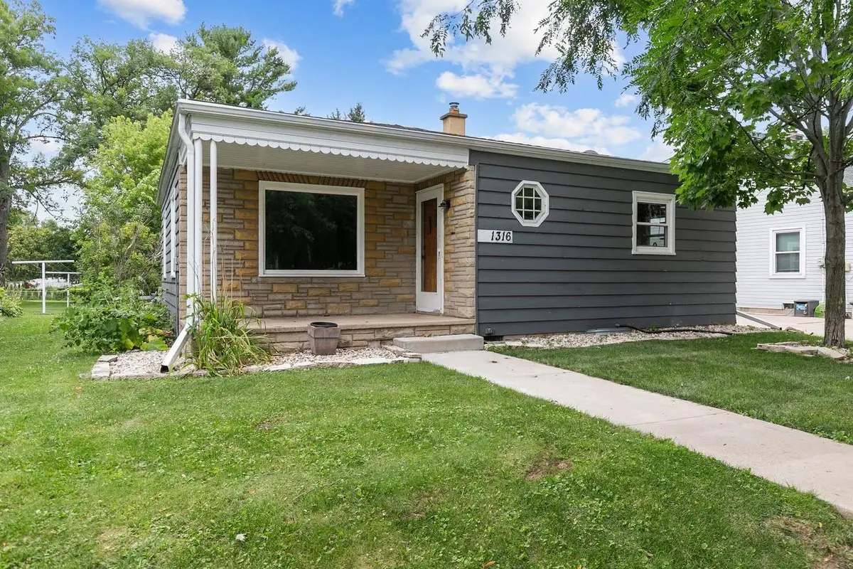 1316 W ROGERS AVENUE, Appleton, WI 54914 - #1
