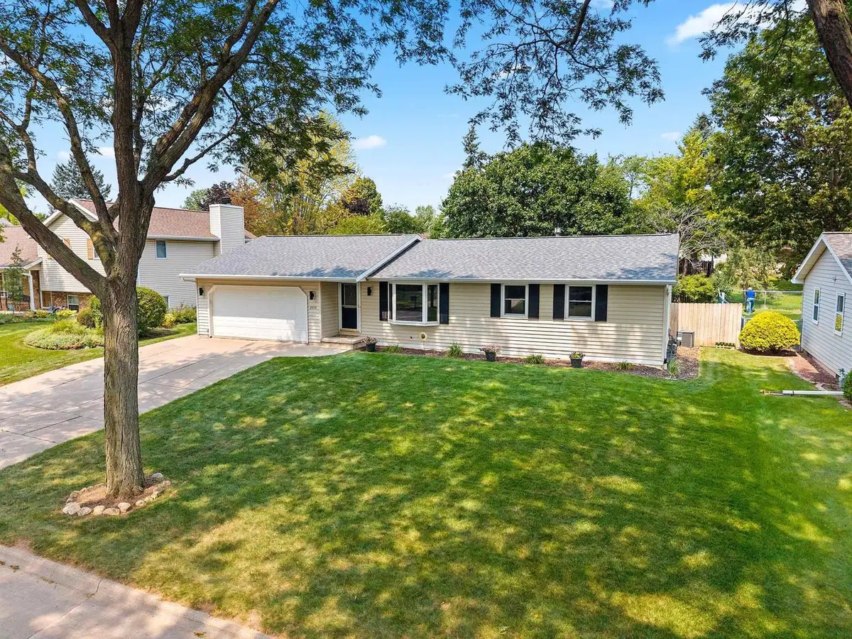 2559 WILDFLOWER, Green Bay, WI 54311 - #1