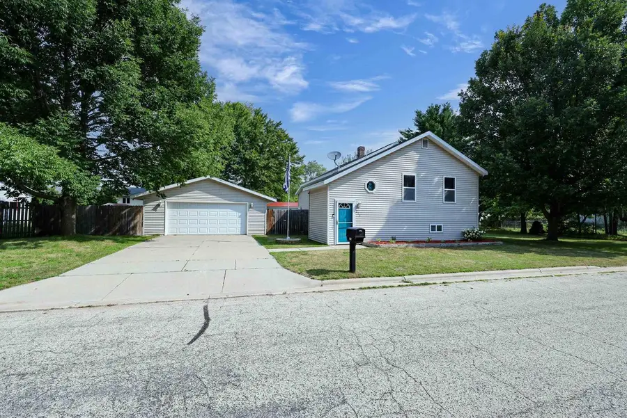 215 7TH STREET, Oconto, WI 54153 - #2