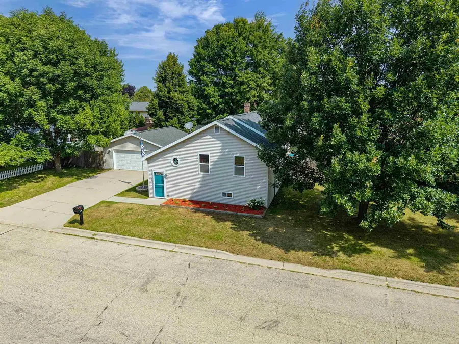 215 7TH STREET, Oconto, WI 54153 - #3